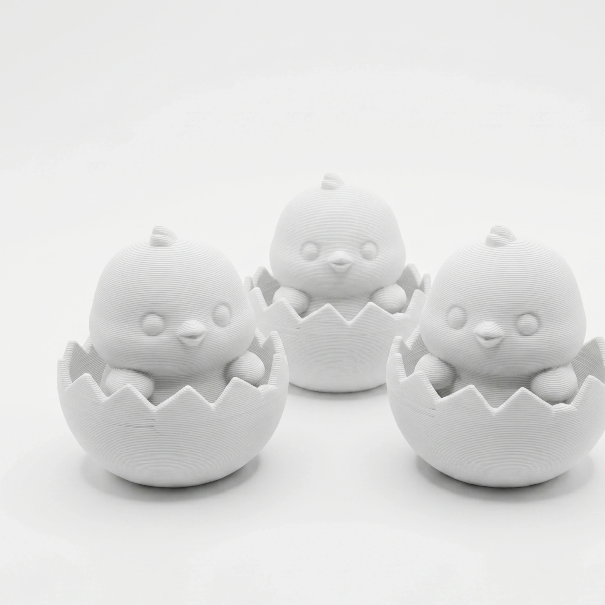 Set 3 Mini Figurine Decorative Puișori Ieșiți din Ouă - culoare white studio, produs imprimat 3D Vibecraft