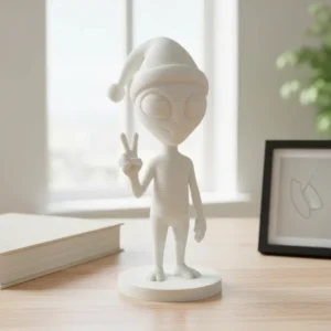 Figurina Alien Decorativa cu Caciula Festiva, Imprimata 3D, 7 cm - culoare white scene, produs imprimat 3D Vibecraft