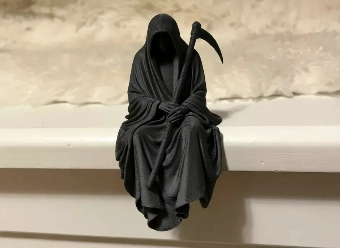 Figurină Decorativă Coasa Morții Imprimată 3D pentru Raft sau Birou 10cm - culoare black scene, produs imprimat 3D Vibecraft