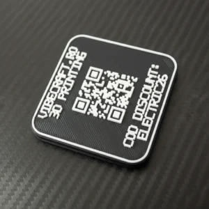 Lot 5 coduri QR personalizate 6×6 cm – Negru mat + QR/text alb - imagine produs, produs imprimat 3D Vibecraft
