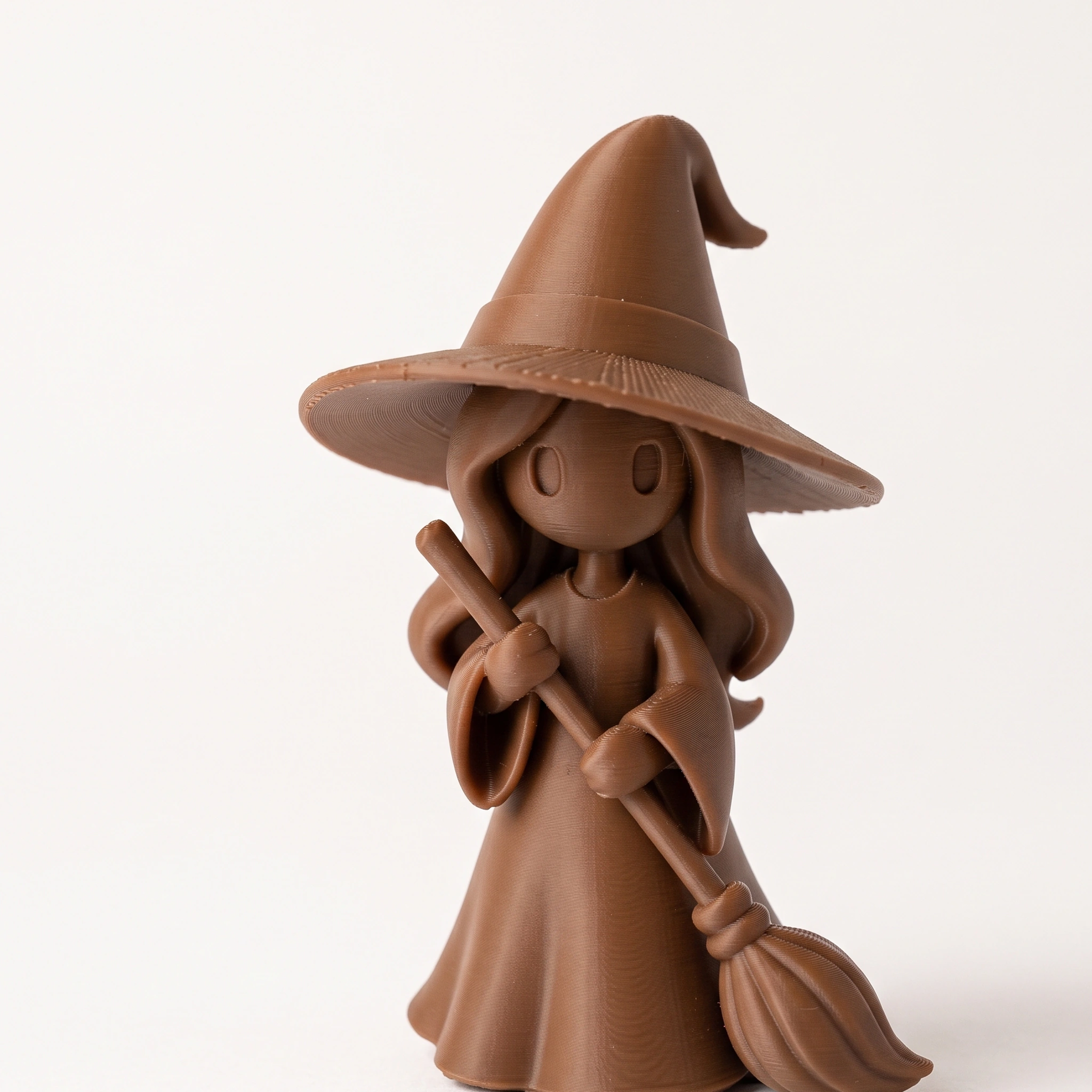 Figurină vrăjitoare stilizată Halloween, imprimată 3D - 6,23 × 5,84 × 10 cm - culoare Maro, imprimare 3D Vibecraft