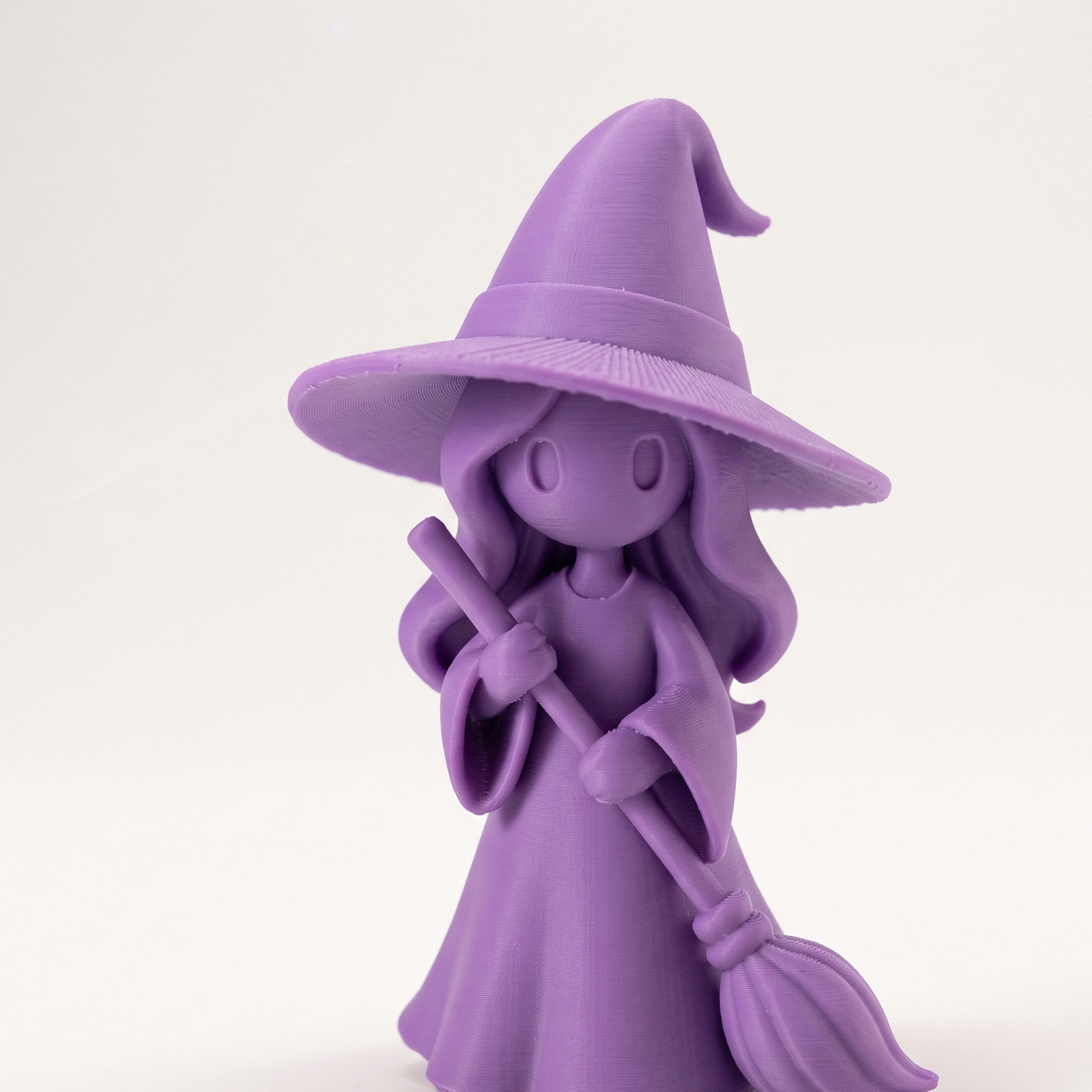 Figurină vrăjitoare stilizată Halloween, imprimată 3D - 6,23 × 5,84 × 10 cm - culoare Mov, imprimare 3D Vibecraft