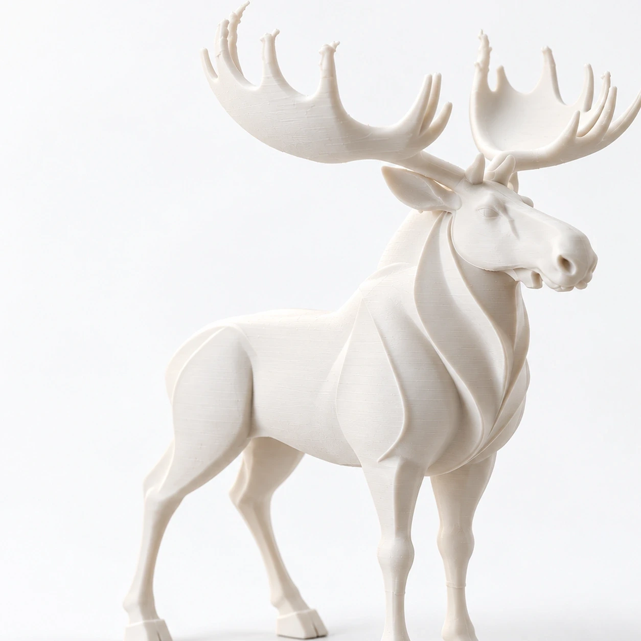 Figurină decorativă elan nordic, imprimată 3D - 8,6 × 6,5 × 10 cm - culoare Alb, produs imprimat 3D Vibecraft